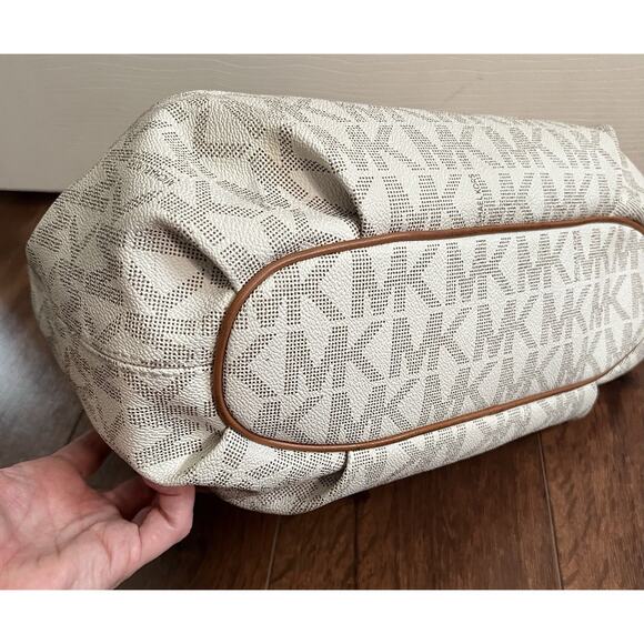 MICHAEL KORS Signature Canvas Leather Tasseled Ring Bucket Tote with BONUS - Picture 9 of 16